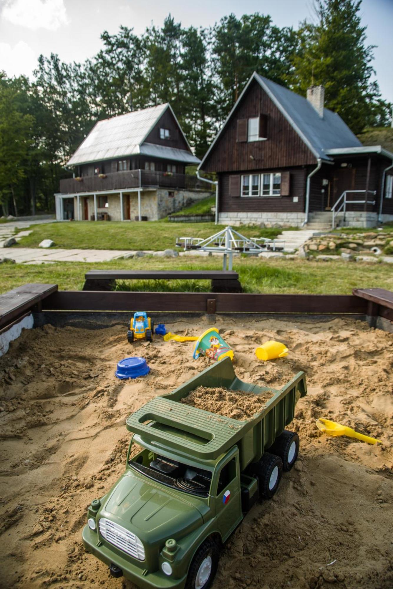 Rodinne Chaty Moravanpark - Ubytovani V Srdci Valasska Podkopná Lhota Exteriér fotografie